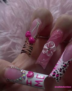 Nail Designs Nails And Toes Matching Christmas, Square Baddie Nails, 23rd Birthday Nails, 2000s Nail Art, Y2k Nail Ideas, Birthday Nail Set Ideas, Unique Acrylic Nail Designs, Nails Baddie