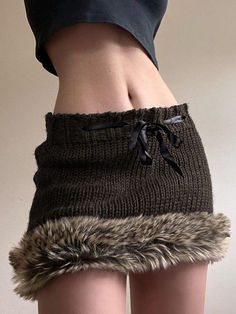 Knitted Mini Skirt, Brown Mini Skirt, Rok Mini, Estilo Hippie, Knit Pencil Skirt, Brown Skirts, Vintage Fur, Mode Inspo, Aesthetic Grunge