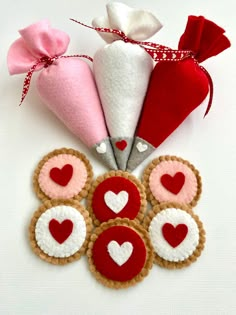 Felt Cookies Felt Food Play Food Pretend Food Pretend - Etsy Easy Kids Arts And Crafts, Food Crafts For Preschool, Pretend Felt Food, Sewing Play Food, Valentines Felt Crafts, Felt Play Food Patterns Free, Play Kitchen Playroom, Valentine Felt Crafts, Valentines Dramatic Play