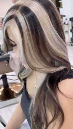 Skunk Hair, Cute Hair Colors, Hair Inspiration Long, Hair Color Streaks, Hair Streaks, Dyed Hair Inspiration, Black Hair Color, Amanda Bynes, Pretty Hair Color