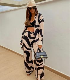 Miami Outfits, Mode Zara, Matching Sets Outfit, Casual Sets, Streetwear Women, White Outfits, Womens Casual Outfits, Black Outfit