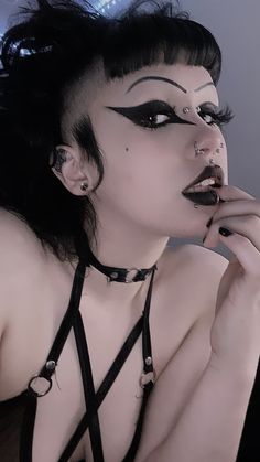 Goth Haircuts, Traditional Goth Makeup, Trad Goth Makeup, Traditional Goth, Alt Makeup, Gothic Makeup, Goth Women, Edgy Makeup