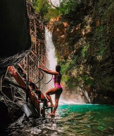 Costa Rica Hiking, Costa Rica Waterfall, World Most Beautiful Place, Luxury Travel Destinations, Dream Vacations Destinations, Adventure Vacation