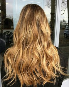 Blonde Balayage On Medium Brown Hair, Honey Blonde Hair Dark Roots, Honey Golden Blonde, Warm Blonde Hair, Honey Blonde Hair Color, Balayage Blond, Blonde Hair Inspiration