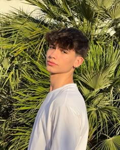 Short Sides Long Top Hair Men, Textured Fringe Men, Skater Hairstyles, Teen Guys Haircuts, Popular Boys Haircuts, Marcel Paris, Guy Hairstyles, Very Short Hair Men, Messy Hair Boy