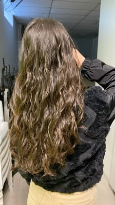 Ondulado 2b, Angel Number 777, Wavy Curly Hair, Angel Number, Hairstyles Haircuts, Straight Hair, Wavy Hair, Hair Goals, Pretty Things