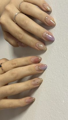 Neutral Short Nails Acrylic, Korean Nails Ideas Short, Aesthetic Short Nails Designs, Short Nail Designs Aesthetic, Nail Minimal Design, Korean Nails Aesthetic, Korean Nails Simple, Korean Nail Art Short Nails, Korean Nails Art