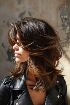 79+ Sunkissed Brunette Hair Ideas Messy Long Bob Hairstyles, Sunkissed Brunette Hair, Sunkissed Brunette, Brunette Hair Ideas, Different Haircuts, Warm Highlights, Long Shag Haircut, Haircuts For Medium Length Hair