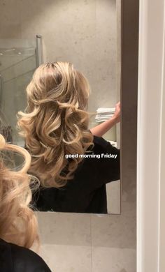 Corte Wolf, Grad Hair, Blowout Curls, Vibe Instagram, Sunday Reset, January Wedding, Curls For Long Hair, Blonde Hairstyles, Makeup Stuff