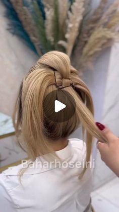 Hairstyles Party, Easy Updos For Medium Hair, Hair Today Gone Tomorrow, Short Hairstyles Fine, Formal Hair, Face Shape Hairstyles, Hair Upstyles, Up Dos For Medium Hair, Bun Hairstyles For Long Hair