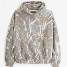 Abercrombie & Fitch Essential Popover Hoodie Gray Camo Nwt Size: Medium Color: Gray Camo Essential Hoodie, Camouflage Hoodie, Cotton Polyester Fabric, Hoodie Oversize, Camo Hoodie, Retro Mode, Green Hoodie, Casual Wardrobe