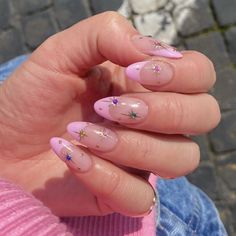 Rhinestone Nails Pink, Short Almond Nails French Tip, French Tip Nails Y2k, Star Nails Short, Almond Nails French Tip, Nails Short Almond, Almond Nails French, Nails Y2k, Short Almond Nails