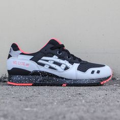 Asics Tiger Men Gel-Lyte III (black / light grey) Asics Onitsuka, Puma Future Rider, Gents Shoes, Asics Tiger, Asics Gel Lyte Iii, Custom Shoes Diy, Shoe Storage Solutions, Gel Lyte Iii, Asics Sneakers