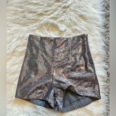 Size:S Brand New Sparkle And Shine In These Dazzling Silver Sequin Shorts! Perfect For A Night Out, These Shorts Are Sure To Turn Heads. The High-Waisted Design Flatters Your Figure, While The Sequins Add A Touch Of Glamour. Silver Sequins High-Waisted Party/Evening Wear Comfortable Fit Eye-Catching Design Party Shorts, Silver Shorts, Sequin Party, Edgy Chic, Sequin Shorts, Sparkle And Shine, Silver Sequin, Evening Wear, Womens Bottoms