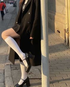 Jenny Humphrey, Nate Archibald, White Socks, Blair Waldorf, Pastry Chef, 가을 패션, Knee High Socks, French Girl, Mode Inspiration