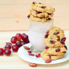 Almond Flour Cookies with Cranberries Thanksgiving Almond Nails, Cranberry Almond Cookies, Cookies With Cranberries, Cookie Recipes Thanksgiving, Dried Cranberries Recipes, Maple Syrup Recipe, Almond Flour Recipes Cookies, Cranberry Almond