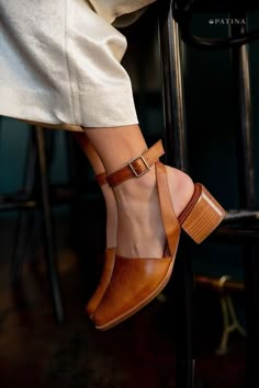 Shoes Storage Ideas, Dress Shoes Outfit, Diy Date Night, February Outfits, Valentines Basket, Portland Leather Goods, Shoe Trends, Shoe Inspo, Pretty Shoes