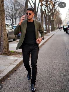 Chinos And Blazer Men, Mens Blazer Style Fashion Ideas, Casual Blazer Outfits Men, Chinos And Blazer, Blazer Outfits For Men, Black Shirt Outfit Men, Smart Casual Suit, Blazers Outfits, Chinos Men Outfit