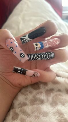 Corpse Bride Nails, Coraline Nails, Fye Nails, Wanna Recreate, Black Lives Matter Art, Nail Appointment, Nail Goals, Black And White Art Drawing, Colored Acrylic