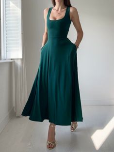 Juni Reversible Maxi Dress – AYM USD Bridesmaids Green, Simple Maxi Dress, Corset Dresses, Graduation 2024, Layered Fabric, Graduation Outfits, Wedding Guest Looks, Shape Wear, Pine Green