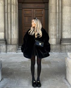 Faux Fur Black Coat Outfit, Black Fur Coat Outfit Classy, Black Fur Outfit, Faux Fur Coat Outfit, Fur Coat Outfit Casual, Faux Fur Jacket Outfit, Freya Killin