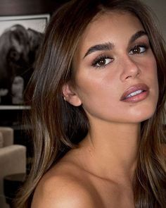 Contrast Makeup, Camila Morrone, Brown Hair Brown Eyes, Brown Makeup, Top Makeup Products, Dark Brown Hair Color, Elegant Makeup, Models Makeup, Make Up Inspo