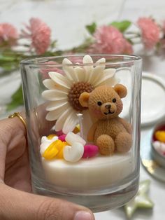 cute Candles Simple Baby Shower Centerpieces, Diy Candles With Flowers, Candle Making Recipes, Homemade Scented Candles, Baby Shower Candles, Making Candles Diy, Gel Candles, Diy Candles Scented