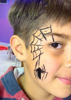 Kids Spider Face Paint, Halloween Face Paint Spider, Spiderman Makeup For Kids, Spiderman Face Paint Easy, Spider Face Paint Easy, Face Paint Makeup Looks Easy, Spider Man Face Paint Easy, Face Painting Spiderman, Face Paint Spider