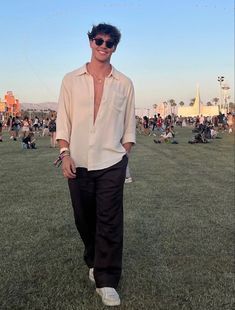 Party Outfit Men, Festival Outfits Men, Shirt Outfit Men, Minimalist Fashion Men, Mens Casual Outfits Summer, Street Style Outfits Men, Mens Casual Dress Outfits