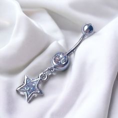 Super cute y2k 2000s silver diamond rhinestone star flower dangling belly piercing ring bar.  Surgical steel  FREE STANDARD UK SHIPPING