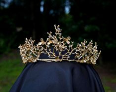 This stunning Tiara Crown is crafted from tarnish resistant zinc alloy and intricately decorated with crystals to create an elegant look ideal for any special occasion, including weddings, quinceañeras, birthdays, pageants and more. **WEARING YOUR CROWN OR TIARA** Most pieces are adjustable by carefully bending and separating the ends to desired fit. Loops are featured in the design for securing to hair with bobby pins or clips **SHIPPING** All orders are sent within 24 hours from Florida, USA. Gold Tiaras And Crowns, Greek Crown, Golden Tiara, Leaf Tiara, Fantasy Crown, Princess Charm School, Glorify God, Crown Birthday, Leaf Crown