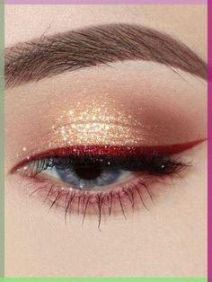 Get inspired by the magic of the holiday season with these beautiful and gorgeous Christmas eyeshadow looks! Christmas Eve Eye Makeup, Eyeshadow Looks For Christmas, Soft Christmas Makeup Looks, Christmas Simple Makeup Ideas, Christmas Inspired Eye Makeup, Red Makeup Looks Christmas, Christmas Makeup Inspiration, Christmas Makeup For Brown Eyes, Christmas Work Makeup