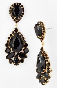 Gold and jet black stone teardrop earrings. Black And Gold Earrings, Black Drop Earrings, Black Gold Jewelry, Jewelry Advice, Bar Stud Earrings, Gold Diamond Earrings, Black Jewelry, Black Stone