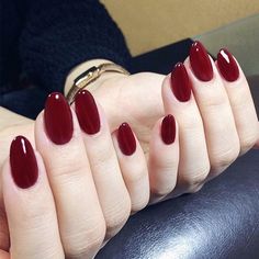 Unghie Sfumate, Short Fake Nails, Red Nail Polish, Red Nail, Fake Nail, Gradient Nails, Crystal Nails, Nailed It, Nail Art Hacks