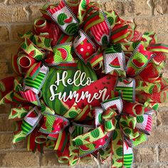 a wreath with the words hello summer on it