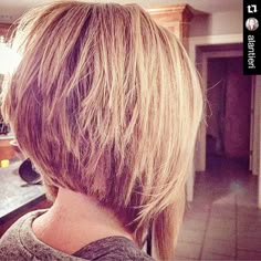 Inverted bob cut with layers Inverted Bob Haircuts, Long Bobs, Graduated Bob, Inverted Bob Hairstyles, Stacked Bob Hairstyles, 2015 Hairstyles, Inverted Bob, Short Bob Haircuts, Penteado Cabelo Curto