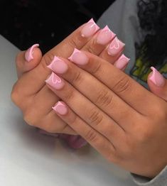 Pink Design French Tip Nails, Shorts Square Nails Ideas, Short Acrylic Nails Designs For Summer, Short Acrylic Nail Inspo Simple, Arcrliyic Nails Designs Short, Shirt Pink French Tip Nails, Nail For Back To School, Back School Nails