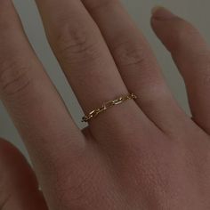 flexible like a chain, cute like a ring. 14k gold filled chain ring. Silver Ring Design, Rings Chain, Solid Gold Bracelet, Silver Ring Designs, Solid Gold Necklace, Solid Gold Earrings, Birthday Ring, Gold Filled Ring, Chain Design