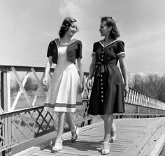 1940s  Nautical Fashion - Hey Brandi this would be me and you back in the day. Well if we were alive then. :) 1940s Inspired Fashion, Vintage Foto's, 1940s Outfits, New York Street Style, Sailor Dress