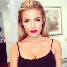 heavy makeup on the top lid, nothing on the bottom...and a red lip! perfection. Full Glam Wedding Makeup, Glam Wedding Makeup, Heavy Makeup, Full Glam, Glam Wedding, Red Lipstick