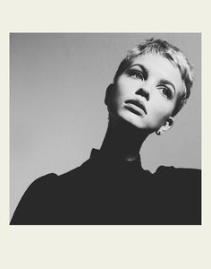 MICHAEL DONOVAN, MERETHE HOPLAND: i feel duty-bound to intensely appreciate all short-haired girls. especially a girl that evokes farrow/seberg/hornby all rolled into one. Billy Kidd, New Hair Trends, Baby Bangs, Short Haircut Styles, Very Short Haircuts, Best Pixie Cuts, Lily Rose Depp