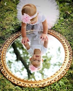 Diy One Year Pictures First Birthdays, Easy 1st Birthday Photoshoot, First Birthday Mirror Pictures, 1st Birthday Outside Photo Shoot, 1st Birthdays Photo Shoot, Baby Girl 1st Birthday Photoshooting Ideas, First Bday Pics, Tea Party 1st Birthday Photoshoot, Princess One Year Photoshoot