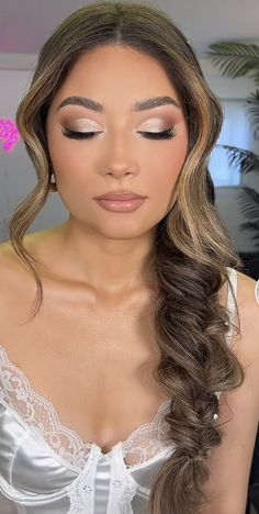 Makeup Ideas White Dress, Bride Makeup Looks Wedding Day, Bridal Makeup For Brown Eyes Brunettes Weddings, Natural Bridal Makeup For Green Eyes Blonde Hair, Bride Makeup Blonde Hair, Natural Makeup For Wedding Bridesmaid, Eye Makeup For White Dress, Makeup Mariee, Fall Wedding Makeup For Blue Eyes