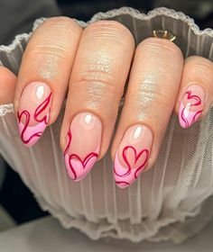 Circular Nail Designs, Raised Nail Designs, August Nails Almond, Carcase Iphone, Hello Nails, Valentine Nails