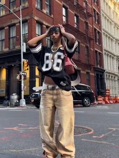 Chica Hip Hop, Jersey Outfits, Looks Hip Hop, 00s Mode, Camp Theme, 90s Inspired Outfits, Mode Zara, Outfits 90s