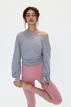 Pivot Point Long Sleeve Pink Skirt Outfit Ideas, Pink Skirt Outfit, Alo Workout, Pink Skirt Outfits, Best Workout Clothes, Gymwear Outfits, Long Sleeve Workout Top, Ballet Aesthetic, Celebrity Fashion Looks