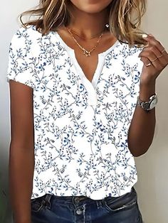 Jersey Pattern, Summer Color, Plus Size Kleidung, Holiday Weekend, Floral Print Shorts, Online Tops, Casual T Shirt, Floral Style, Henley Shirts