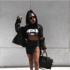 Yess Fashion Inspo 😍👏🏽 Want this look? Get our Over sized Vintage Frames to achieve this look! SAL Dope Outfits, Outfit Goals, Instagram Foto, Fashion Killa, Outfits Casuales, Chic Outfits, Casual Chic, Chic Style, Diva