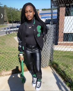 School Drip Outfits, Basic Square Nails, Winter School Fits, Girl School Outfits, Fran Outfits, Black Girls Outfits, Converse Fits, Teen Fashion Trends, School Outfits Highschool