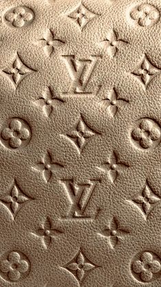 the monogrammed louis vuitton pattern is shown